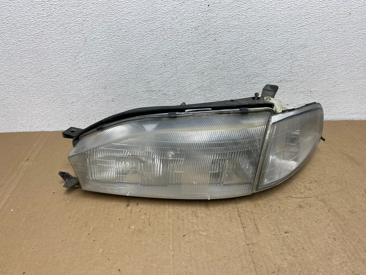 1992 1993 1994 Toyota Camry Left Driver LH Halogen Headlight AC5758 DW0