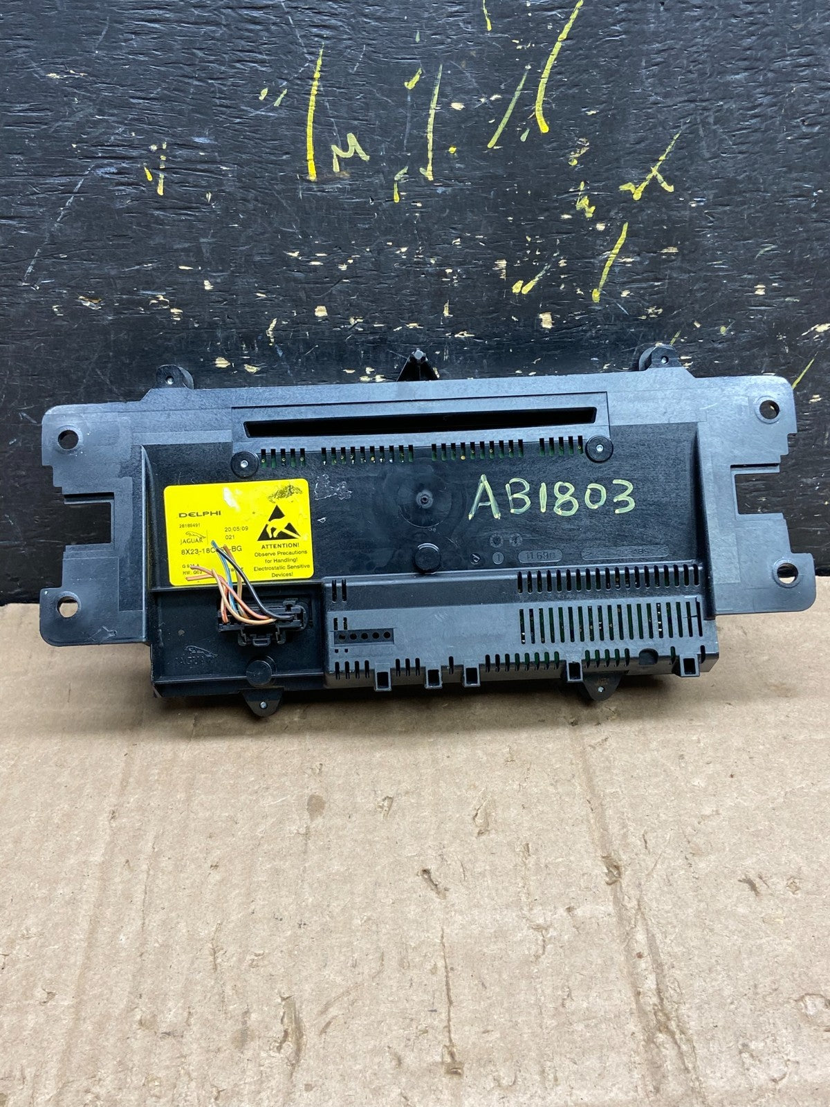 2009 2010 2011 Jaguar XF Audio and Climate Control Panel OEM ab1803 DG1