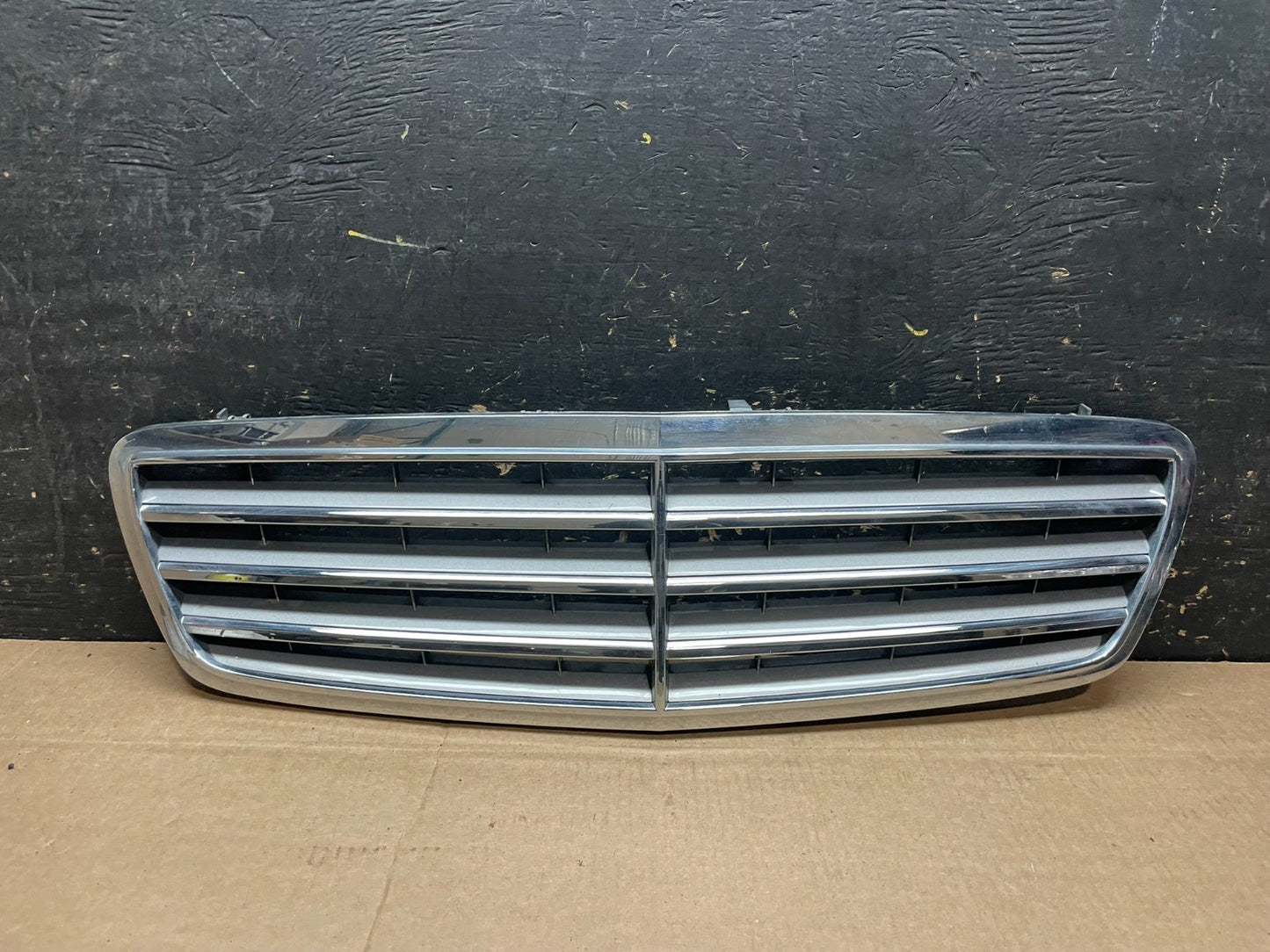 2001 to 2007 Mercedes C-Class Front Upper Grill Grille OEM Y9340 DG0