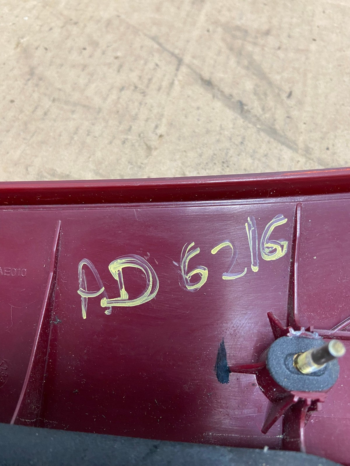 2004 - 2005 Toyota Sienna Left Driver LH Side Inner Tail Light AD6216 LK6