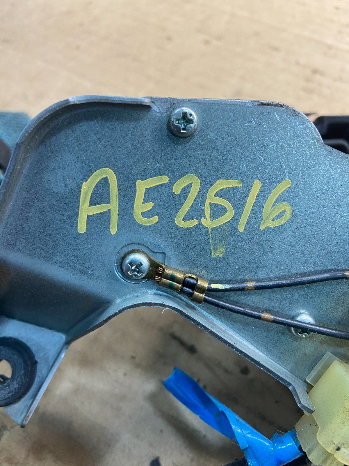 2005 to 2009 Subaru Legacy Outback Rear Windshield Wiper Motor AE25166