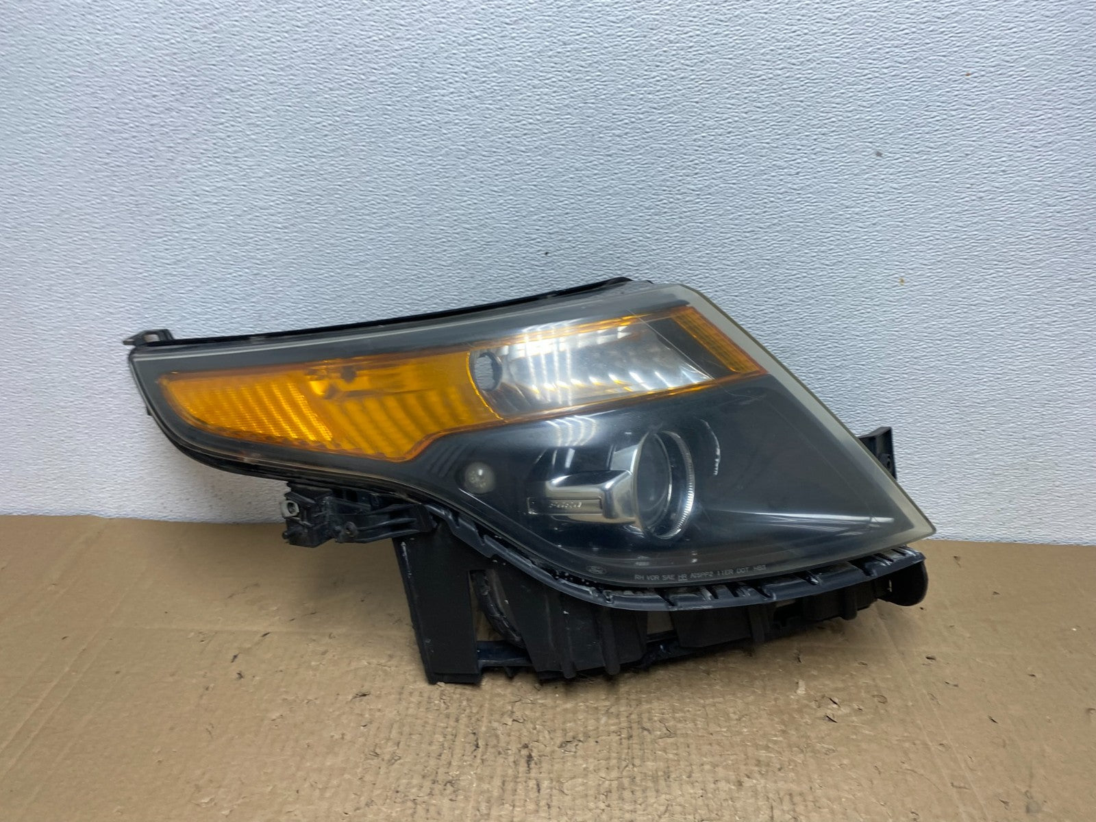 2011 - 2015 Ford Explorer Police Right Passenger Halogen Headlight Oem AC4125 DW0