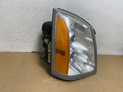 2004 to 2009 Cadillac SRX Right RH Side Xenon Headlight AG9326 DW1