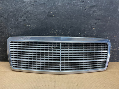 1994-1997 Mercedes C-Class C230 C320 C350 Front Upper Grill Grille OEM AA9119 DG0