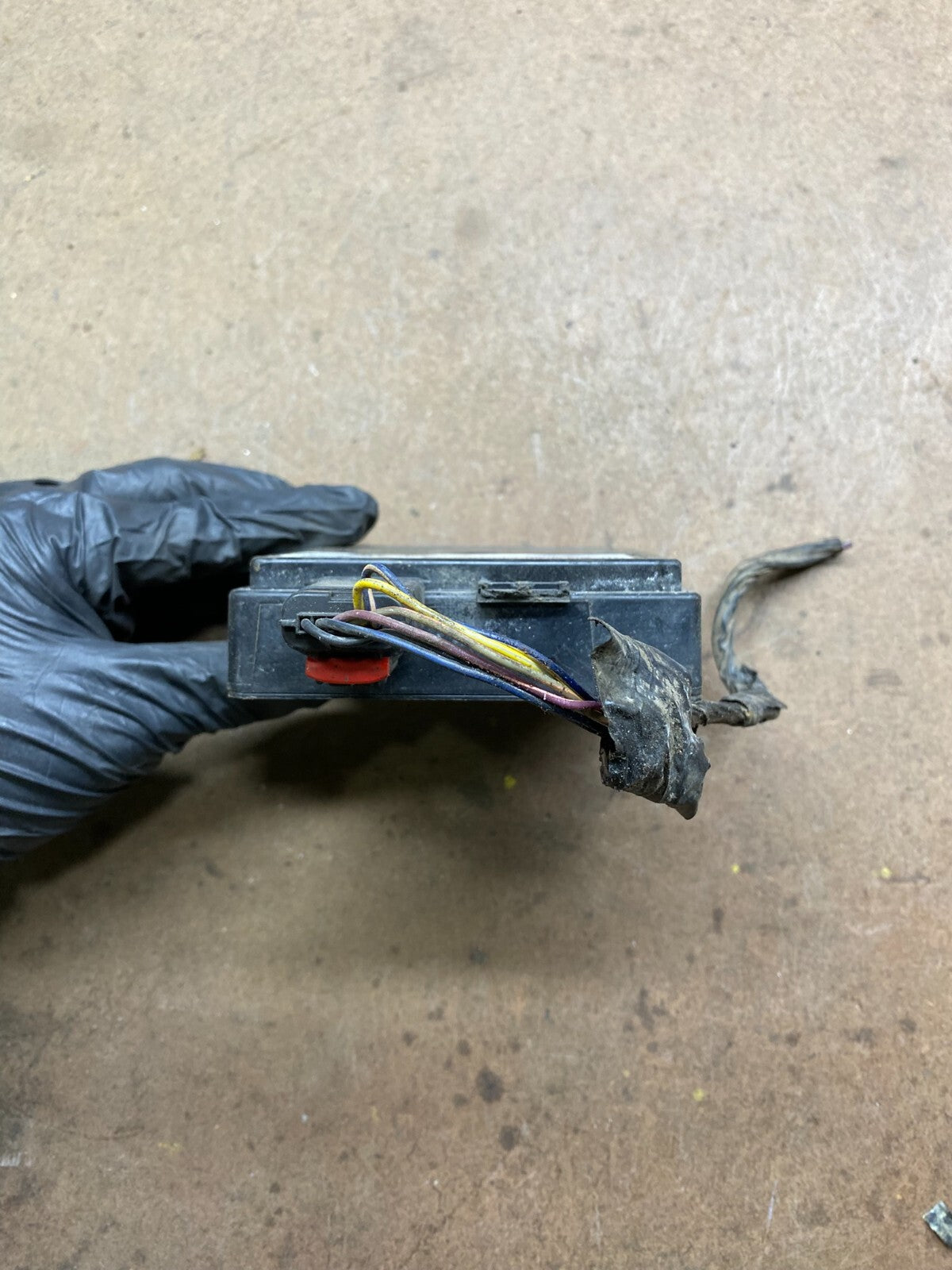 2010 to 2012 Lincoln MKT Blind Spot Control Module Radar Computer M3252 DG1