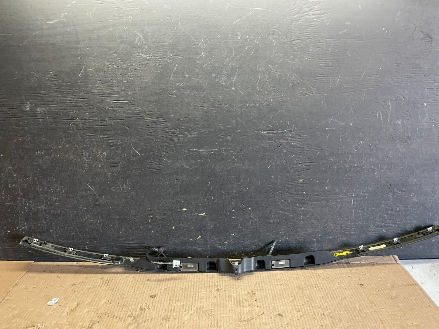 2016 - 2019 Ford Explorer Interceptor Rear Tailgate Molding With Camera M2930 DG7