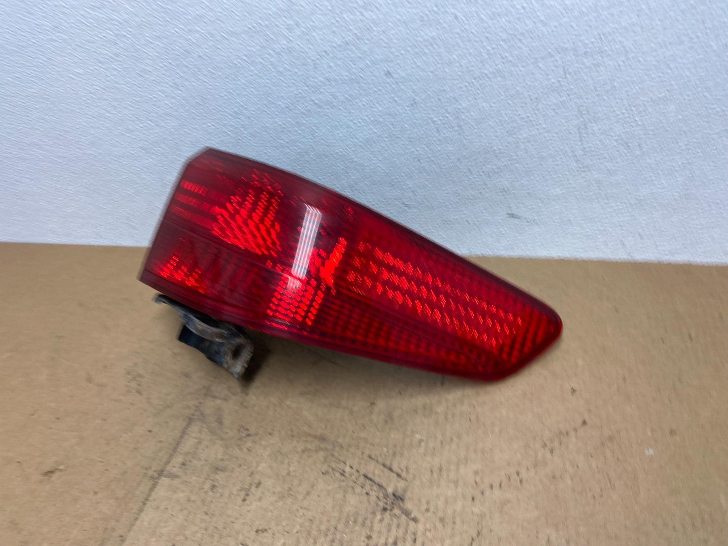 2005 Honda Accord Right Passenger Rh Side Tail Light Oem AC3235 DW1