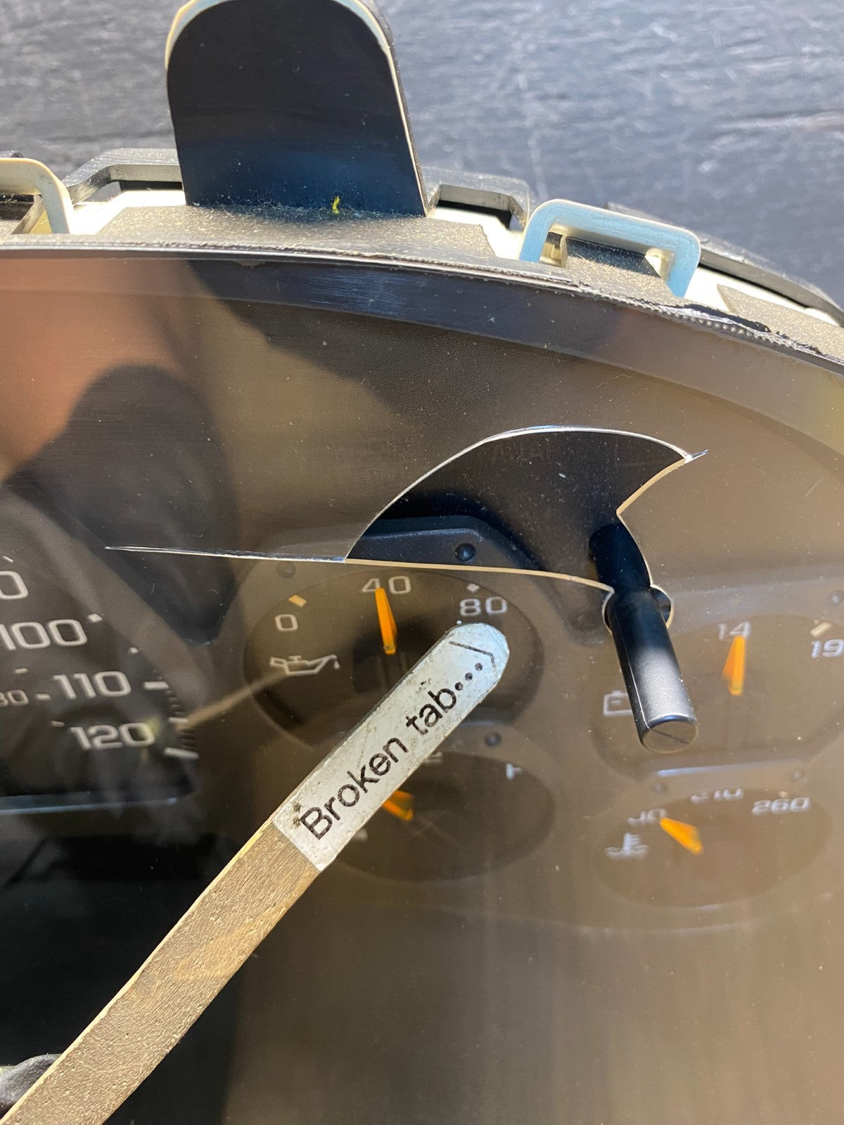 2002 to 2005 Chevrolet Trailblazer Speedometer Cluster Gauge AG7439 DG1