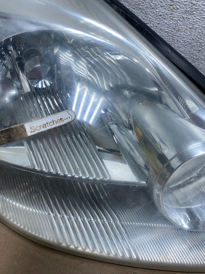 2004-2005 Toyota Sienna Right Passenger Halogen Headlight AH9328 DW3