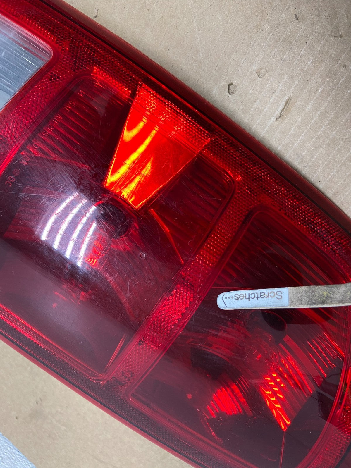 2002 to 2006 Dodge Ram 1500 Left Driver side Tail Light AF9550 DW3