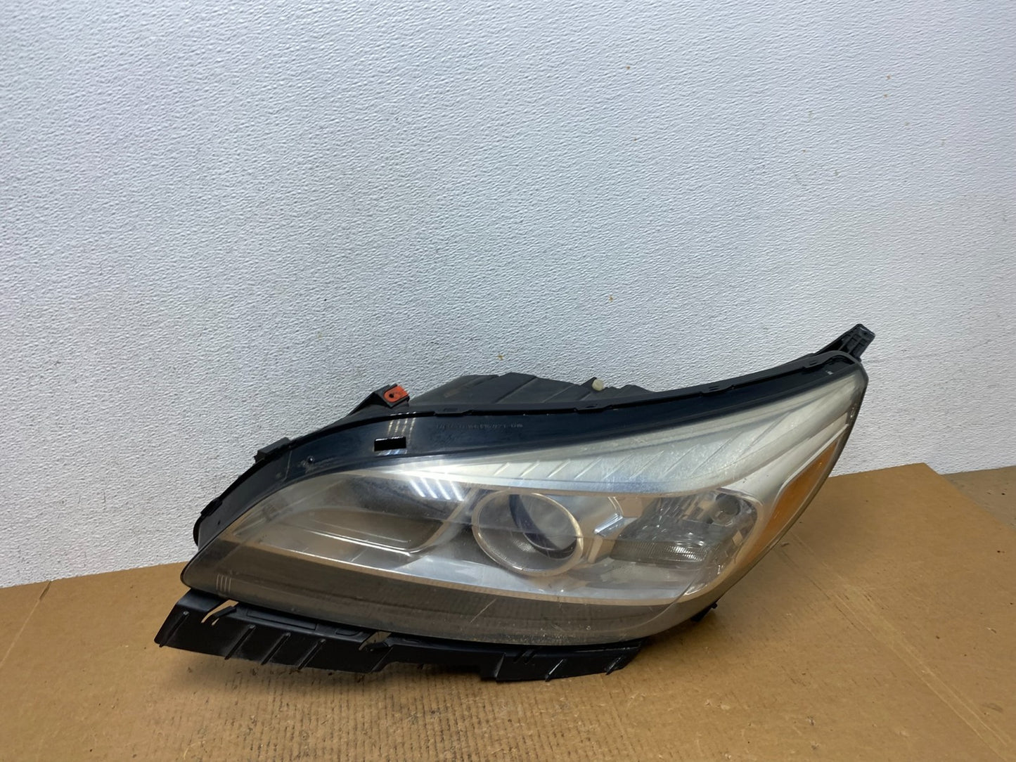 2013 2014 2015 Chevrolet Malibu Headlight Projector Left Driver Side AE06090