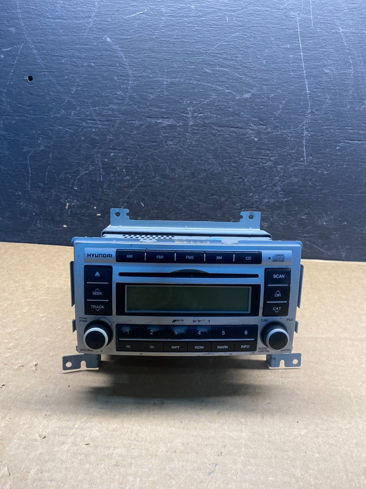 2007 to 2009 Hyundai Santa Fe AM/FM Radio CD Player AF6578 DW0
