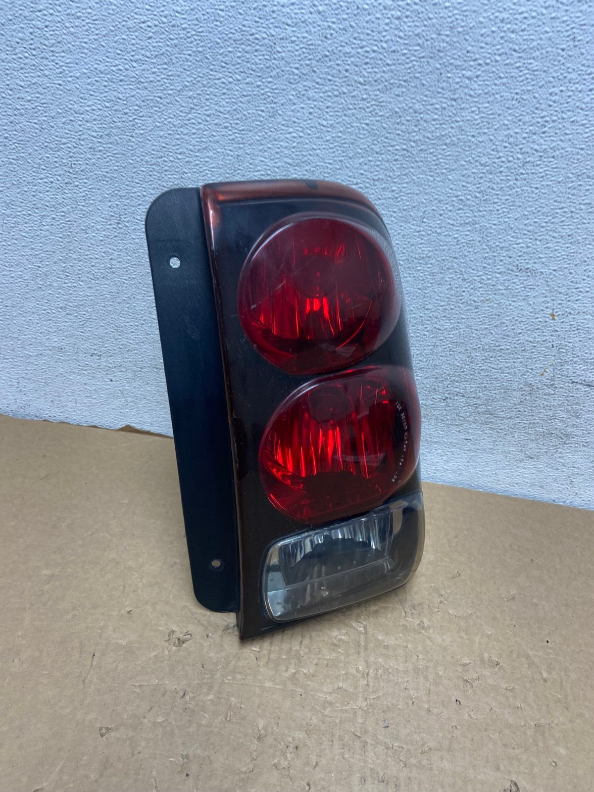 2002 to 2009 Chevrolet Trailblazer Right Passenger Rh Tail Light AF7447 LK2