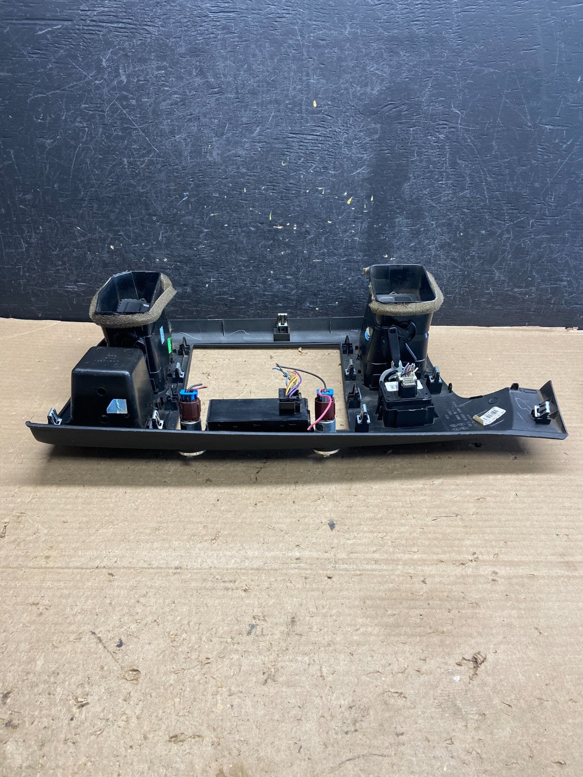 2007 to 2014 Silverado Sierra Center Console Radio Bezel Air Vents AH5451 DG3