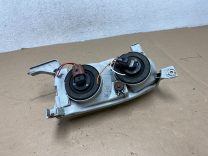 2001 2002 Toyota Corolla Right Passenger RH Side Halogen Headlight AG4089 DW6