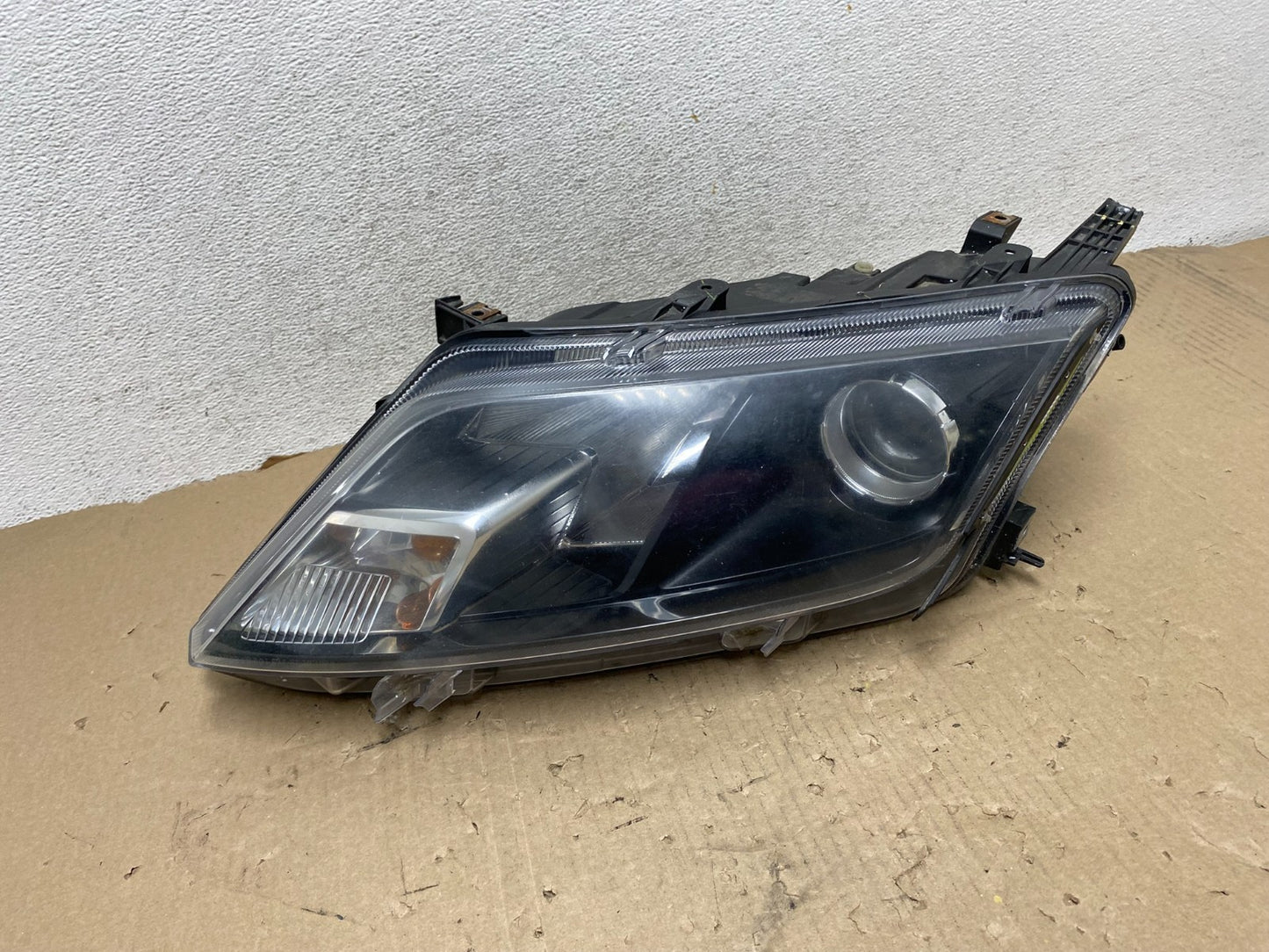 2010 2011 2012 Ford Fusion Left Driver LH Side Headlight Halogen AG7001 DW0