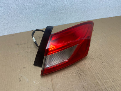 2016 2017 2018 Chevrolet Cruze Right Passinger RH Tail Light AB8222 DW2