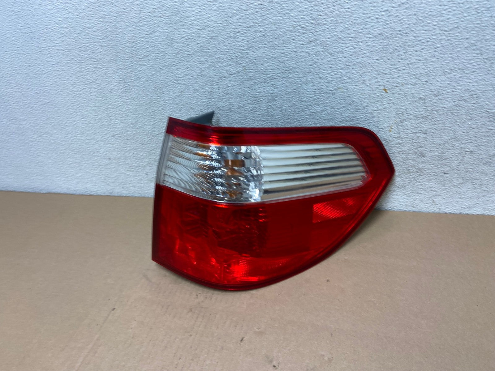 2005 2006 2007 Honda Odyssey Right Passenger RH Side Tail Light AG6634 LK1