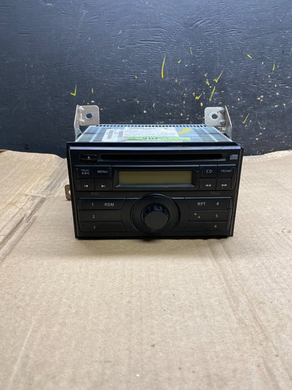 2008 2012 Nissan Pathfinder Armada AM FM CD Radio Receiver X2039 DG0