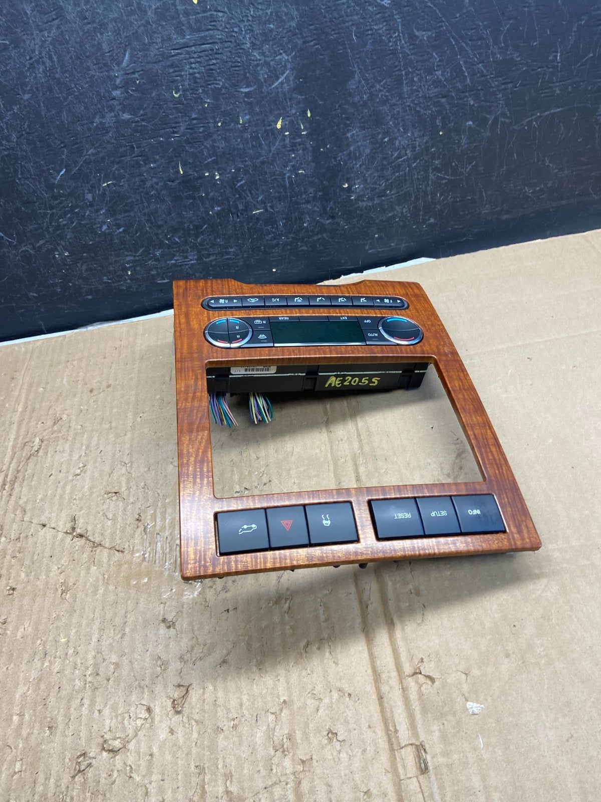 2007 to 2014 Ford Expedition Temperature Climate Control w/Radio Bezel AE2055 DG3