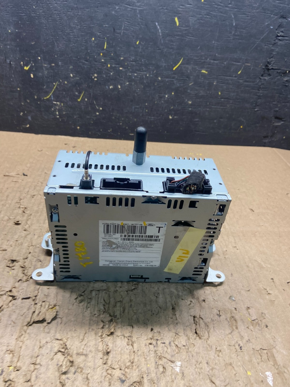 2013 to 2014 Ford Explorer Audio Equipment Radio Receiver AM FM CD t1780 DG4