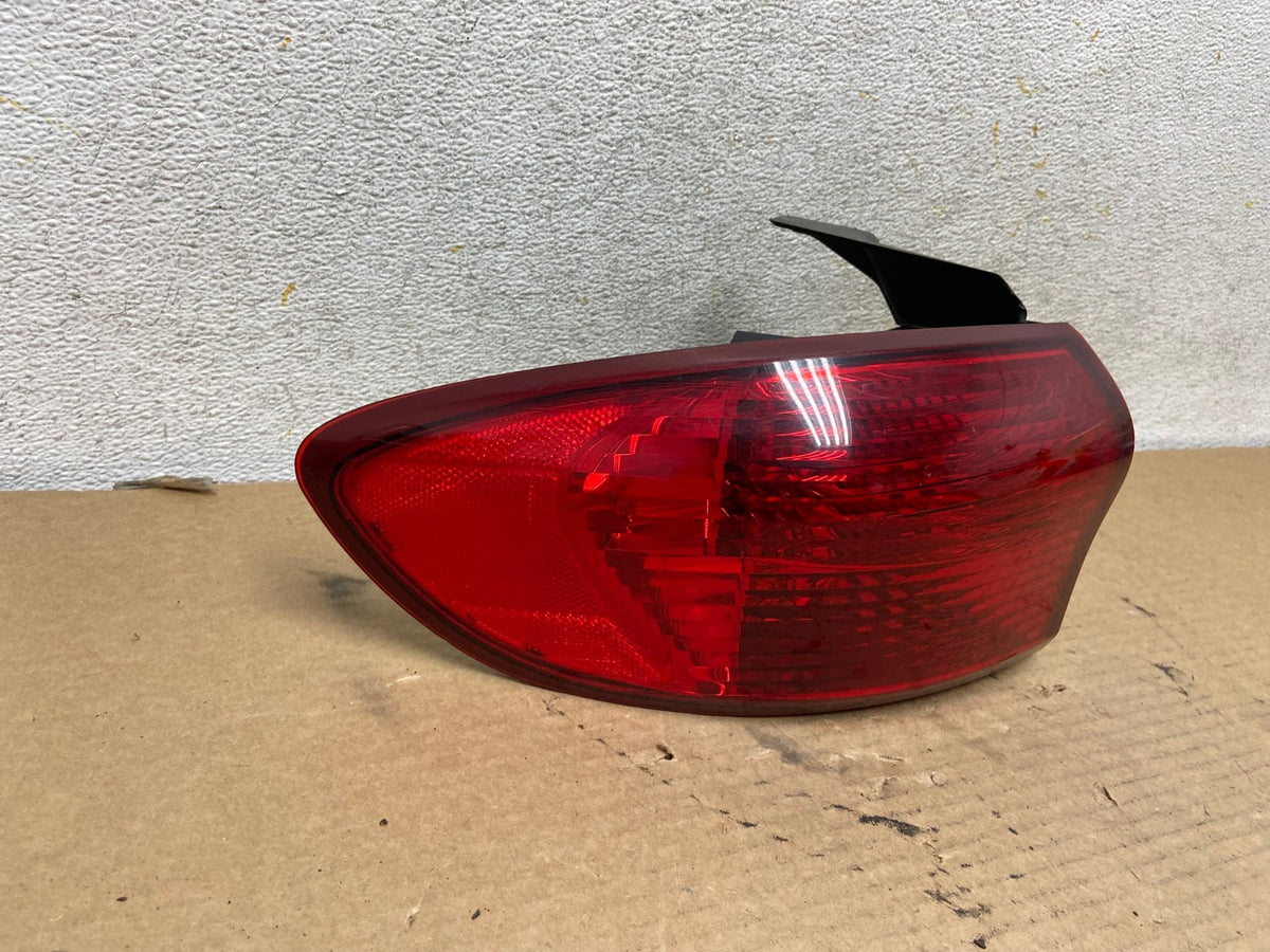 2006-2007 Subaru Tribeca B9 Left Driver Lh Side Tail Light AH4299 LK1