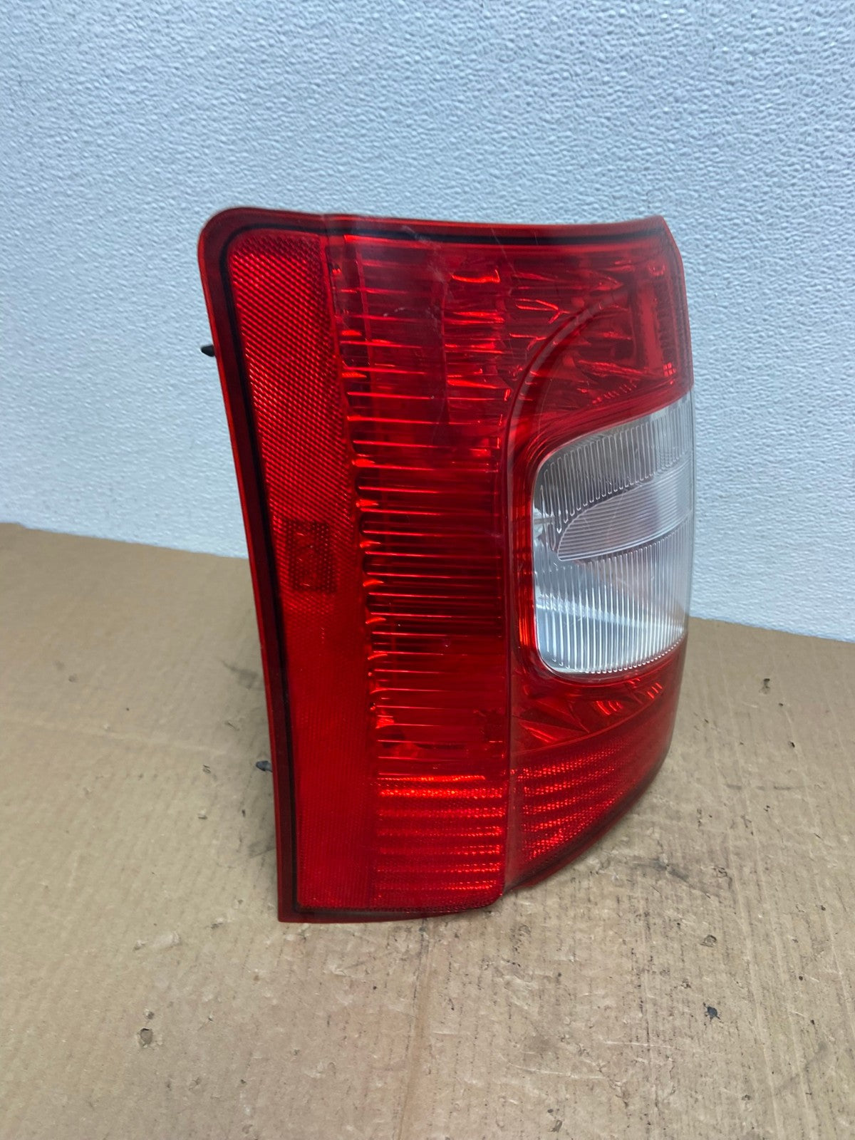 2011-2016 Chrysler Town and Country Left Driver LH Side Tail Light AB8400 LK2