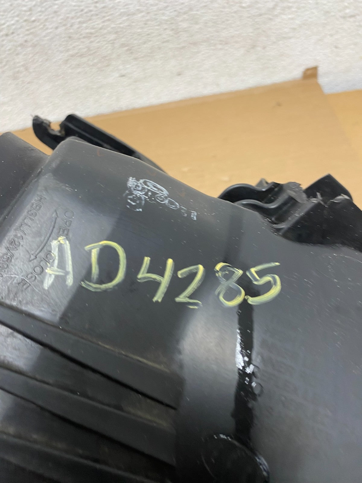 2013 - 2016 Buick Encore Left Driver LH Side Halogen Headlight AD4285 DW12