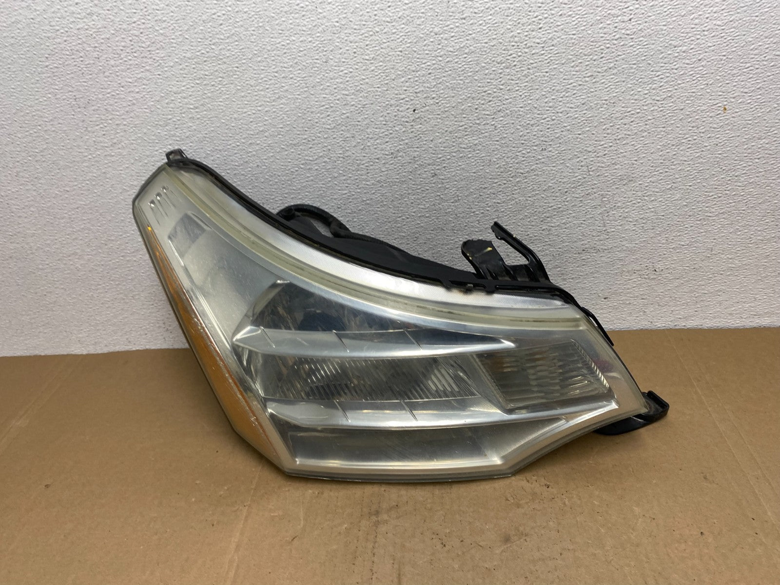 2008 2009 2010 2011 Ford Focus Right Passenger Rh Side Headlight AC5640 DW0