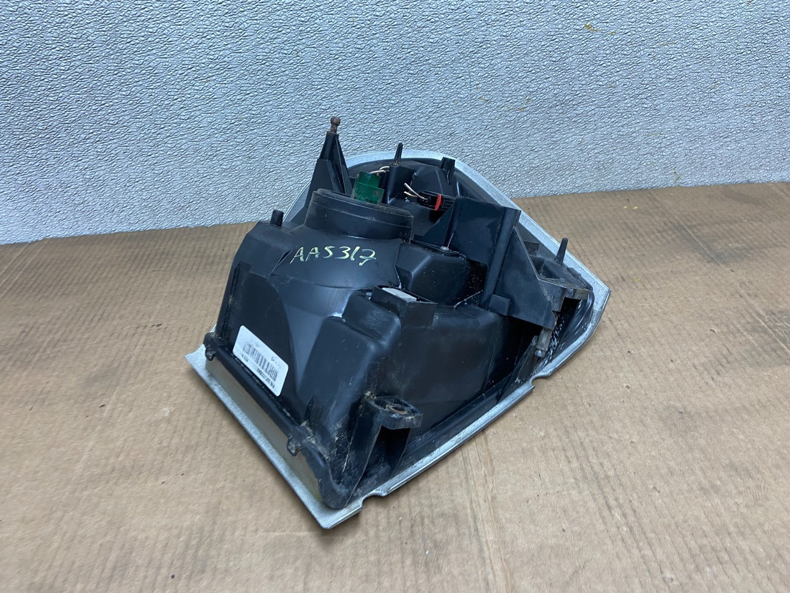 2004 2005 2006 Dodge Durango Right Passenger RH Headlight OEM AA5317 DW8