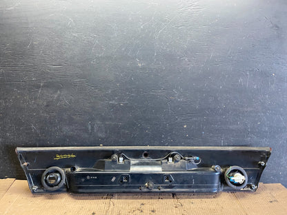 1997-2000 Saturn SC1 SC2 Coupe Center Trunk Finish Tail Light Q0372 DG7
