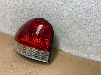 2005 to 2006 Hyundai Santa Fe Left Driver Side Tail Light AH8488 LK2