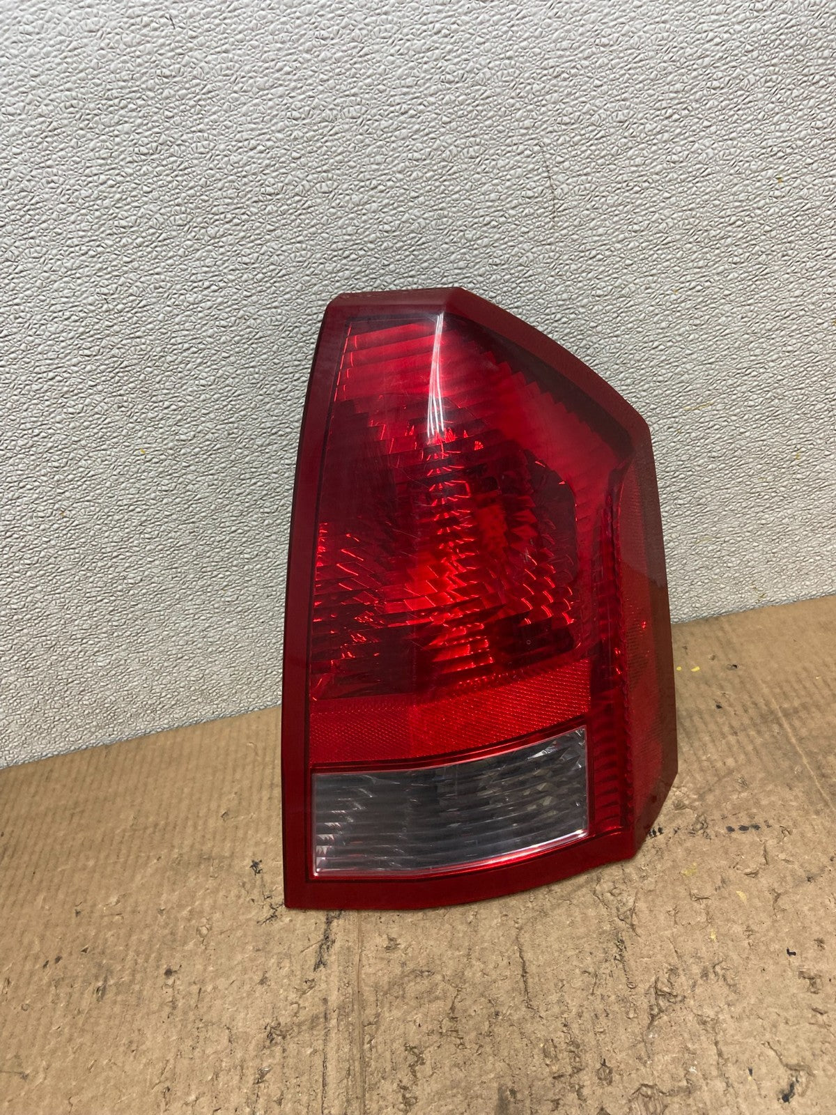 2005 2006 2007 Chrysler 300 Right Passenger Rh Side Tail Light Oem AA8476 LK0