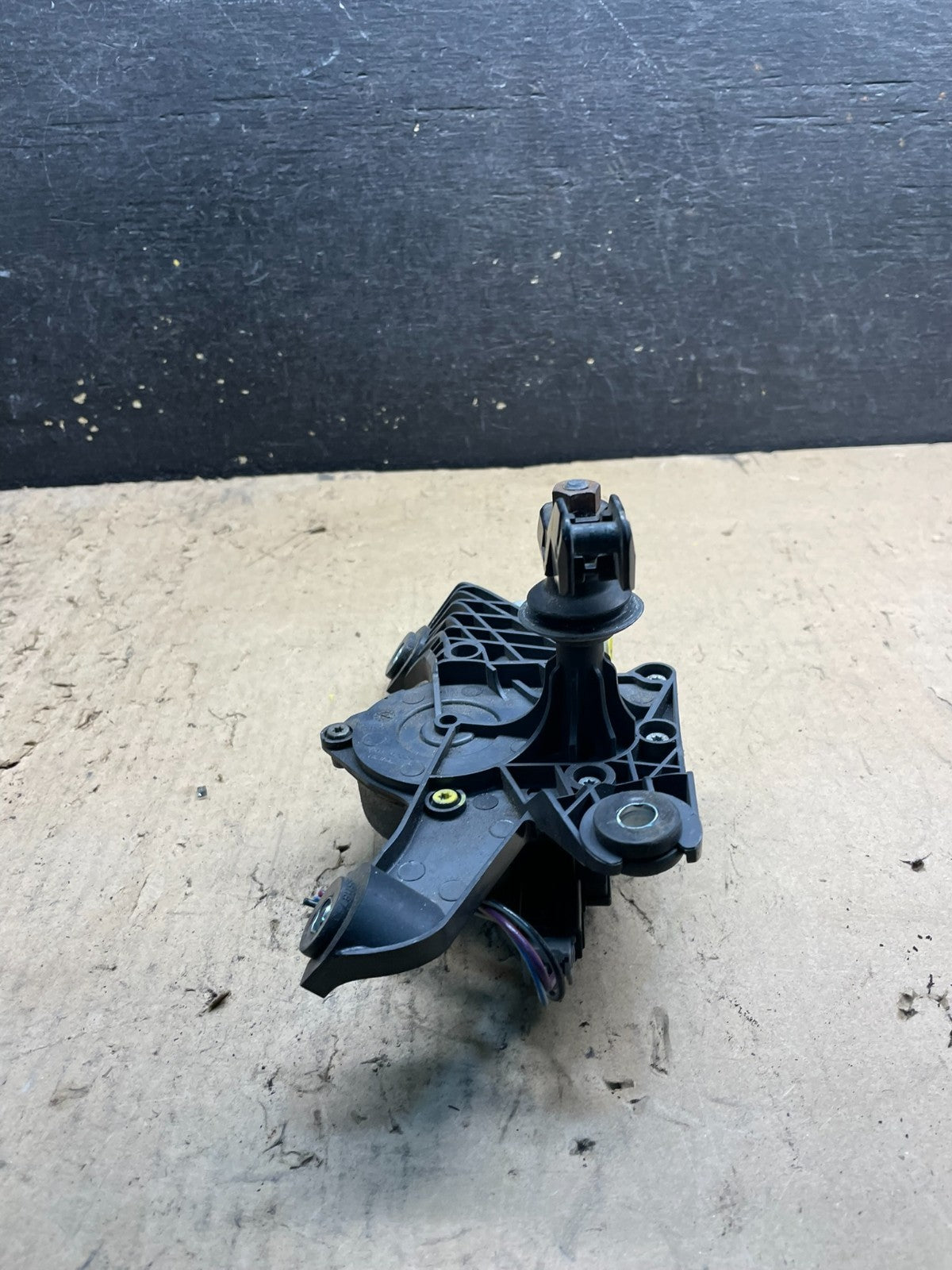 2011 to 2014 Ford Edge Licnoln MKX Rear Windshield Wiper Motor OEM W6855 DG2