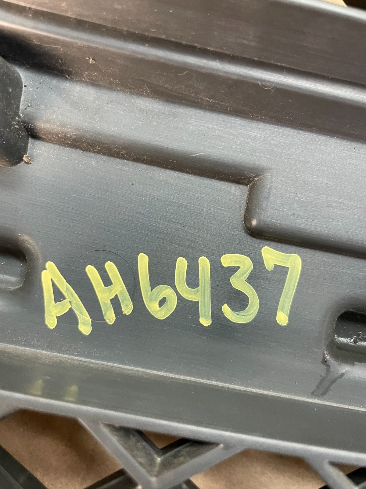 2006 to 2009 Chevrolet Trailblazer Front Upper Grille Grill AH6437 DG5