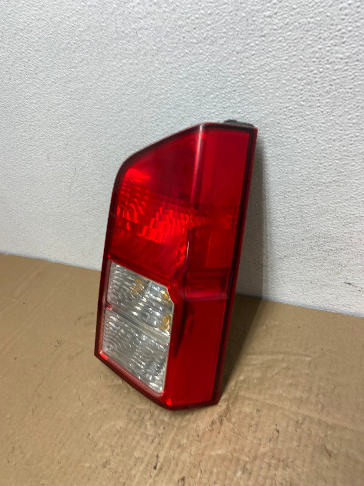 2005 to 2012 Nissan Pathfinder Right Passenger RH Side Tail Light Oem AC3929 LK1