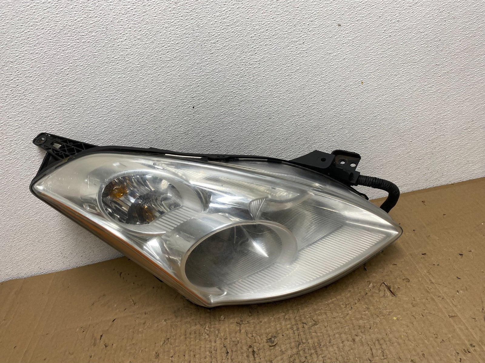 Sedan 2010 2011 2012 Nissan Altima Headlight Right Passenger Rh OEM AC4184 DW0