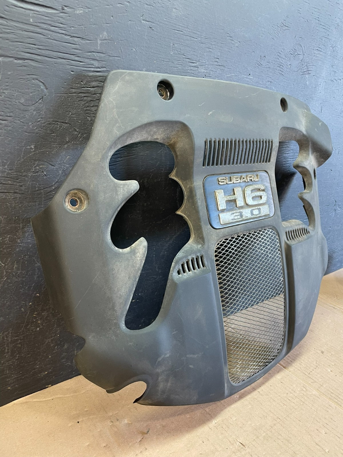 2000 to 2004 Subaru Legacy Outback 3.0L Engine Motor Cover ad8449 DG2