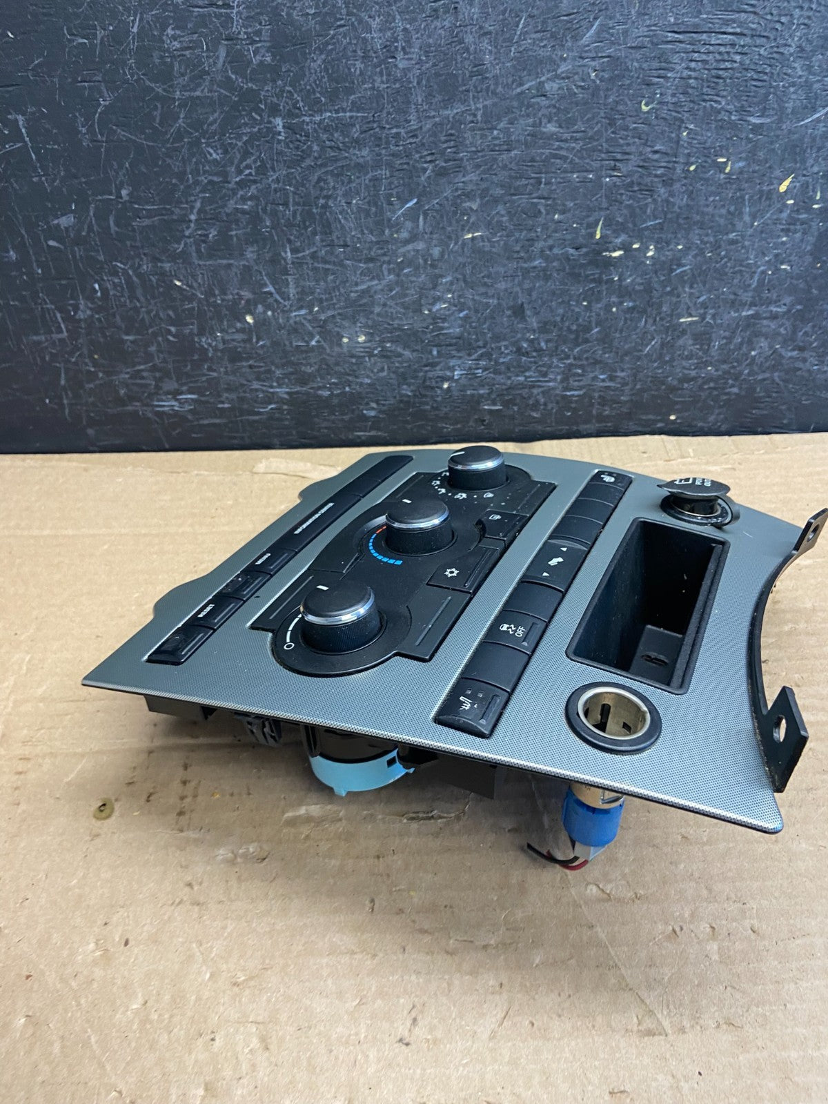 2005 to 2007 Jeep Commander Grand Cherokee A/C Climate Control Bezel AF2611 DG2