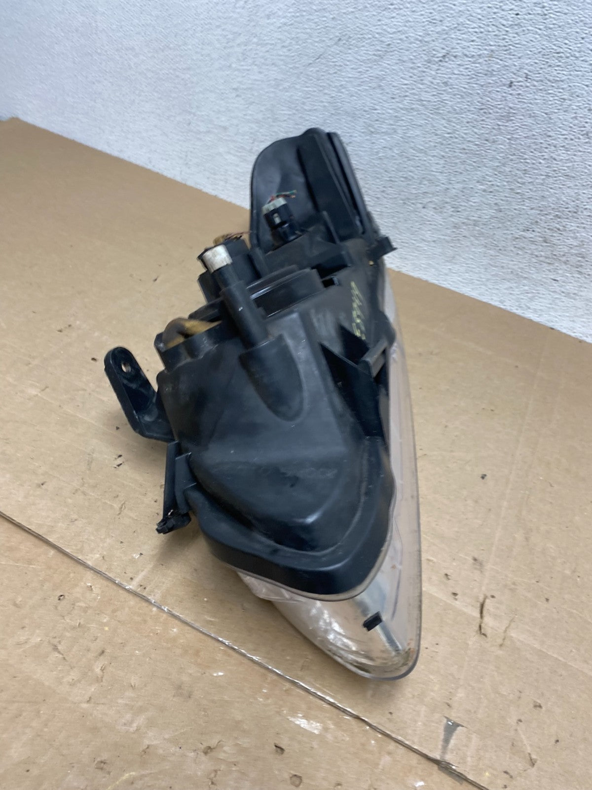 2000 to 2003 Nissan Sentra Front Right Passenger RH Side Headlight AE5949 DW8