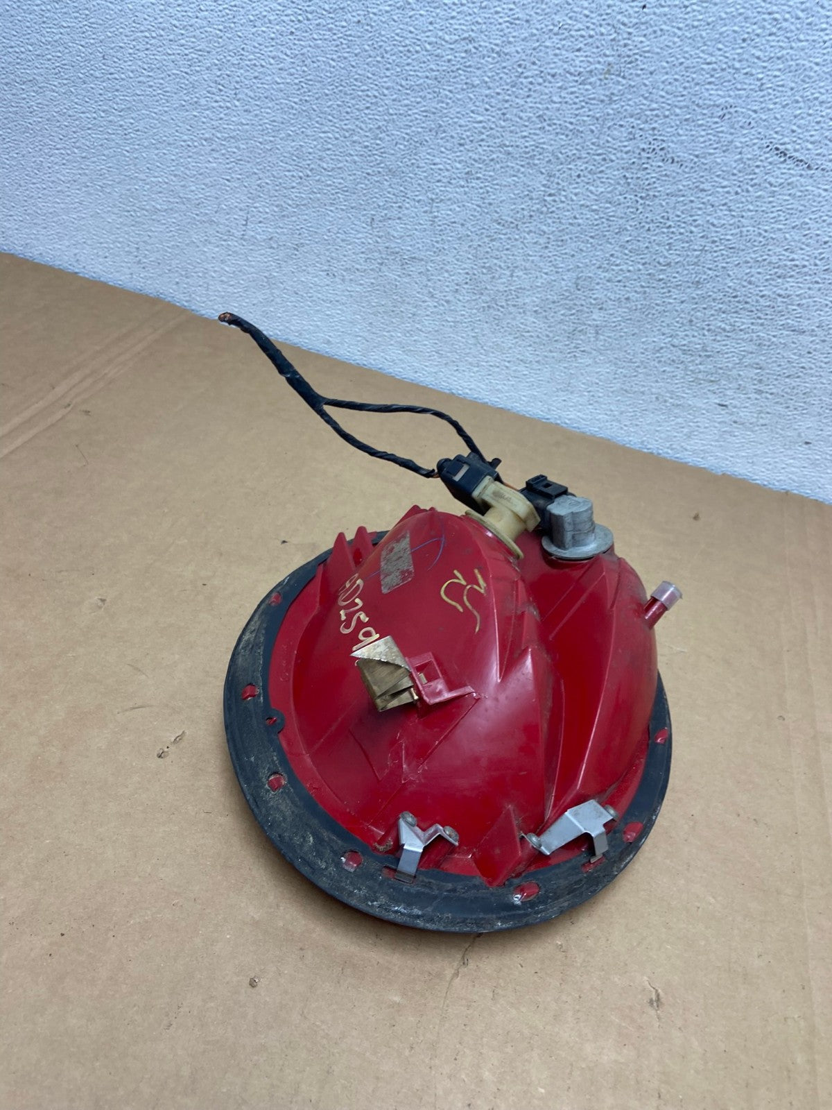 1998-2005 Volkswagen Beetle Right Passenger RH Side Tail Light AD2597 LK7