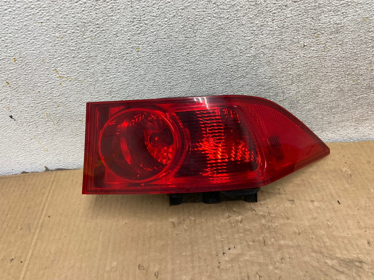 2004 to 2005 Acura Tsx Sedan Right Passenger Tail Light AI8269 LK0