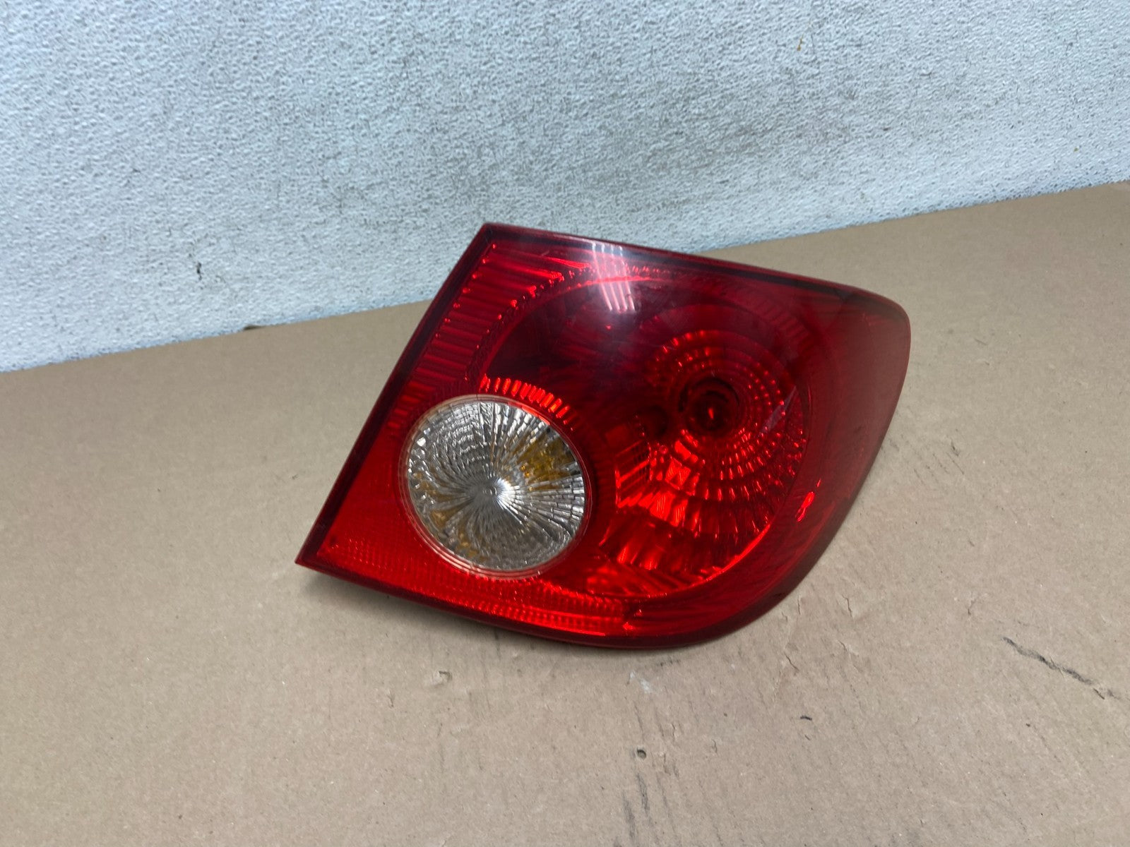 2005 - 2008 Toyota Corolla Right Passenger RH Side Tail light AG5745 DW0