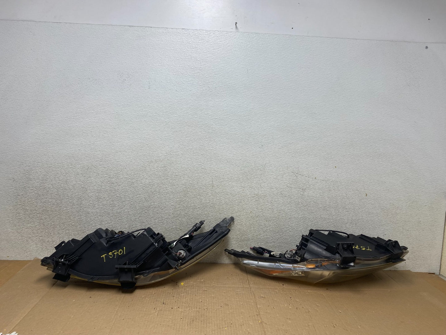 2010-2013 Mazda 3 Halogen Left+Right Side Headlights T5701 DW11