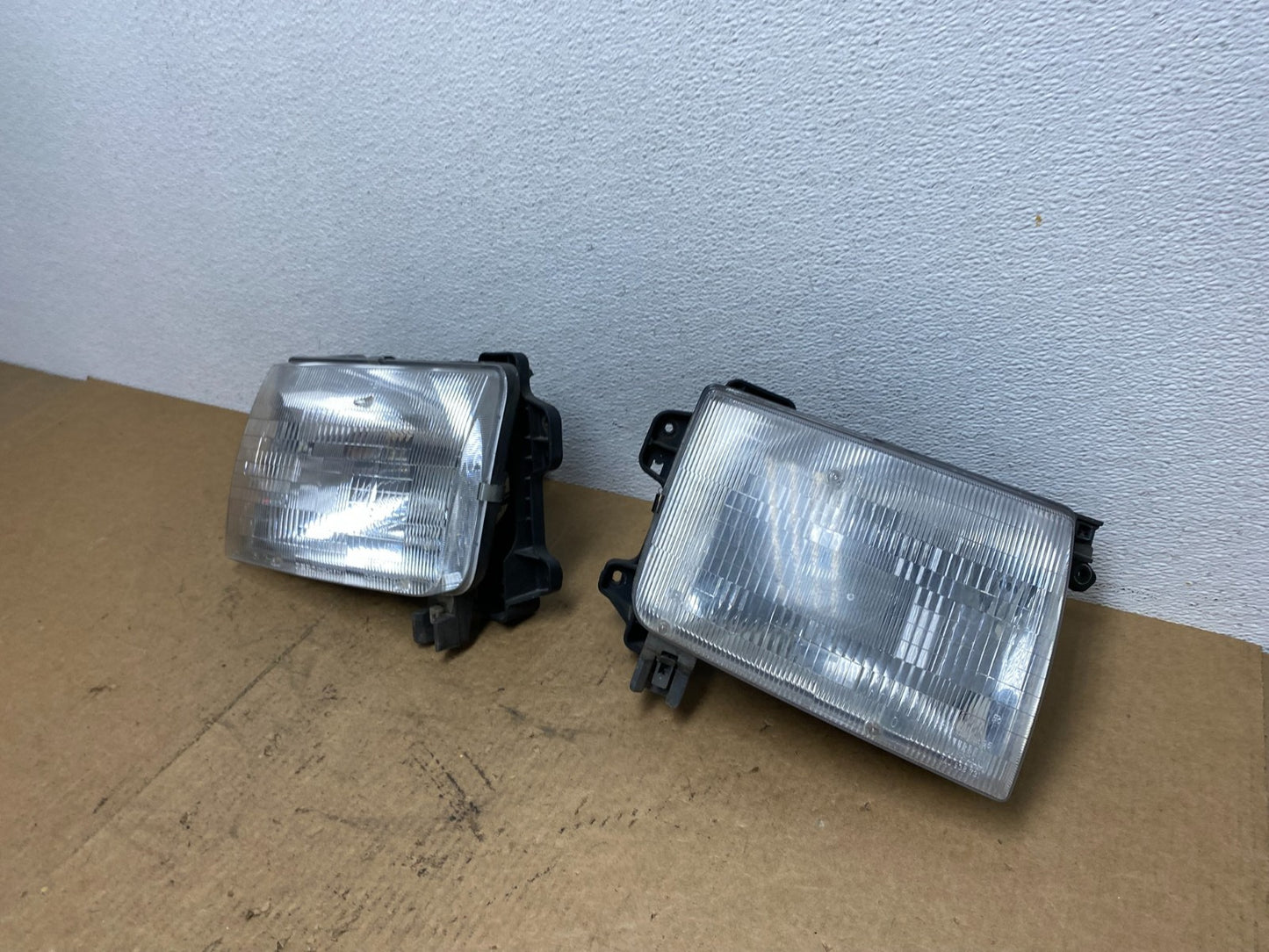 1998 1999 Nissan Frontier Left+Right Side Headlights Halogen Lamp AC3401 DW1
