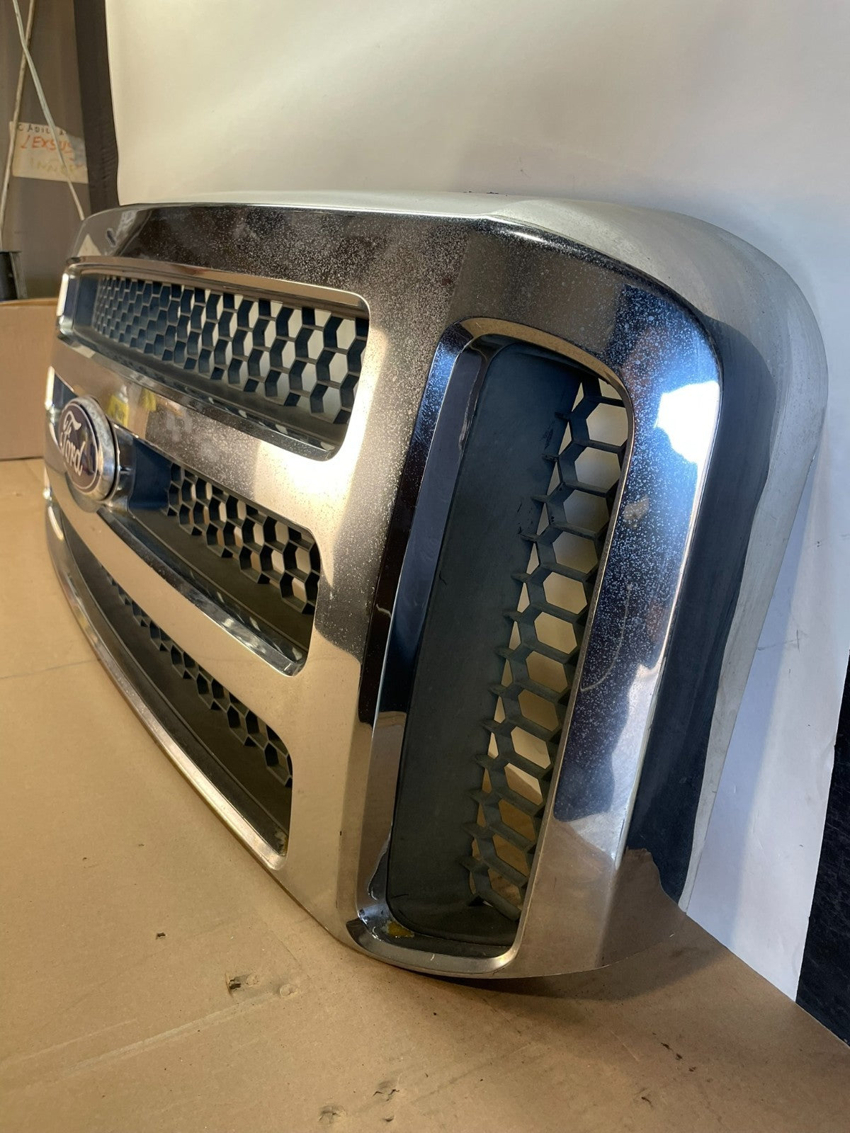 2005 to 2007 Ford Super Duty F250 Front Upper Grill Grille Aftermarket AJ0692 DG1