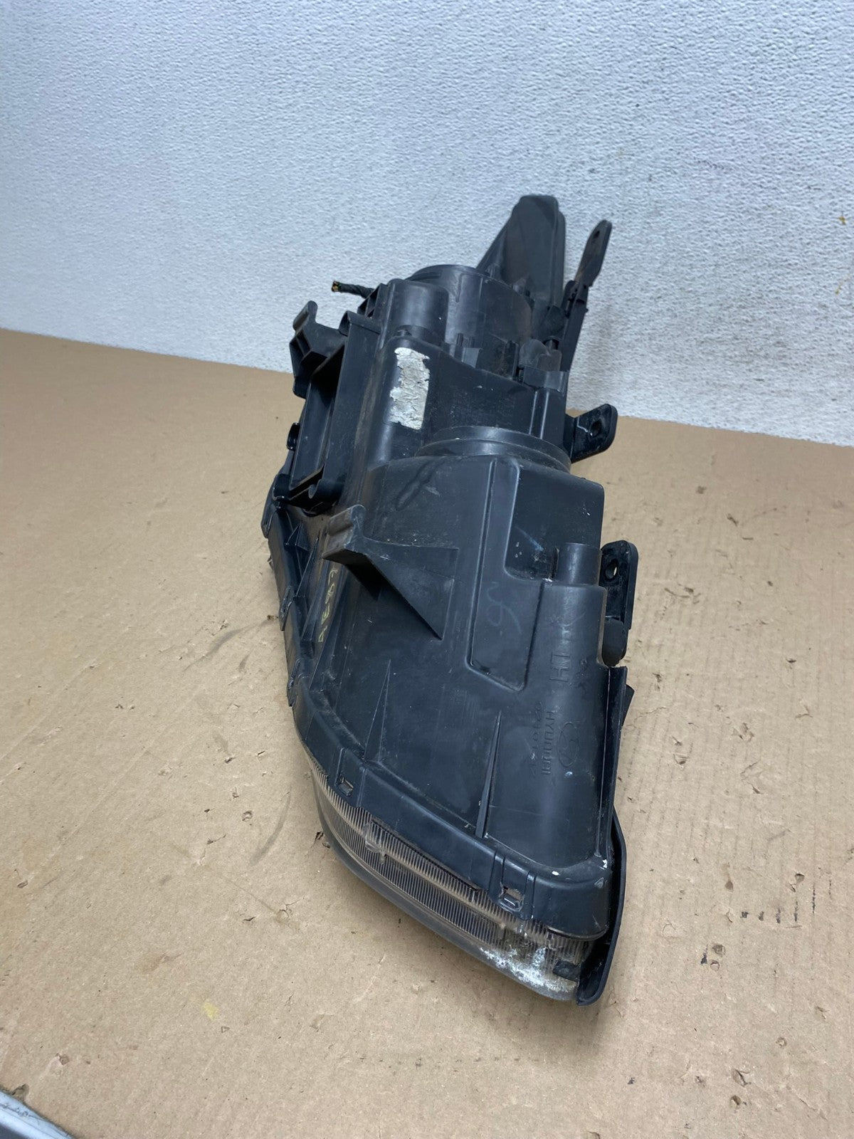 2013 to 2016 Hyundai Santa Fe Left Driver Side Headlight AE8793 LK6