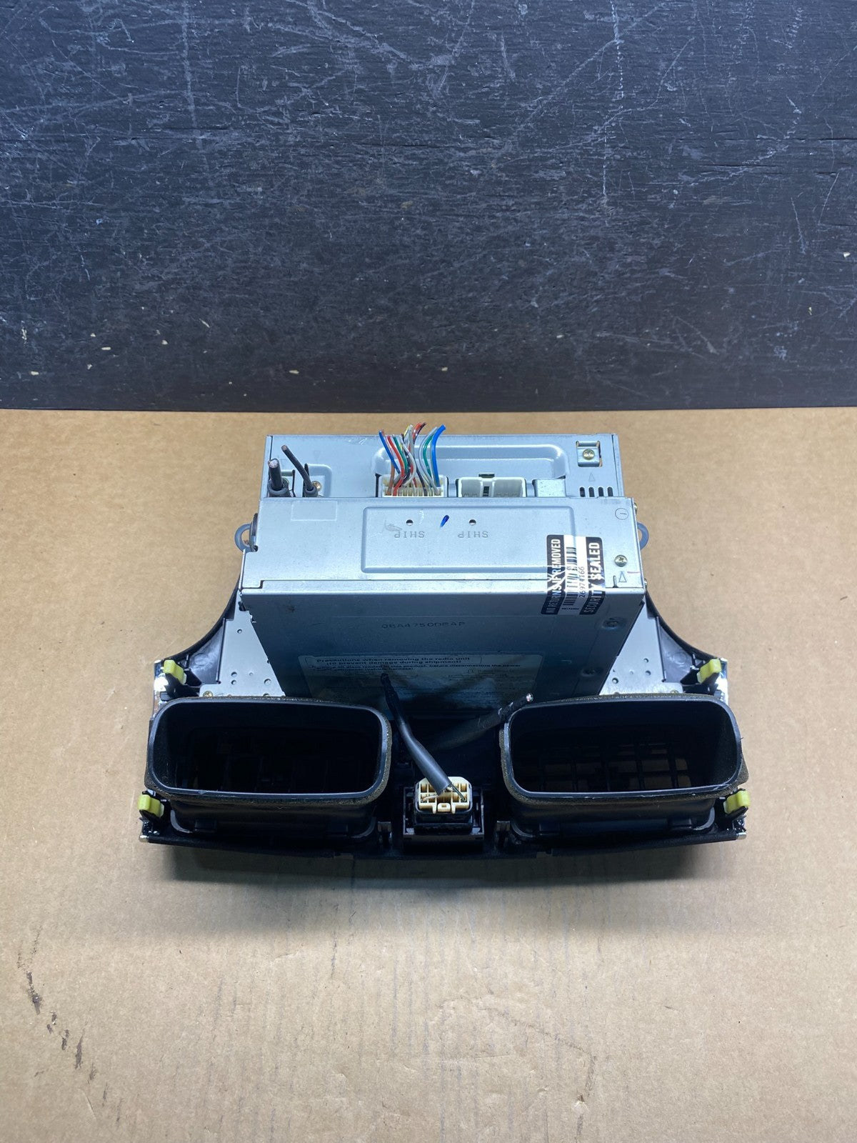 2004 to 2006 Lexus ES330 Es300 Radio Receiver Tape CD Air Vent ah4986 DG5