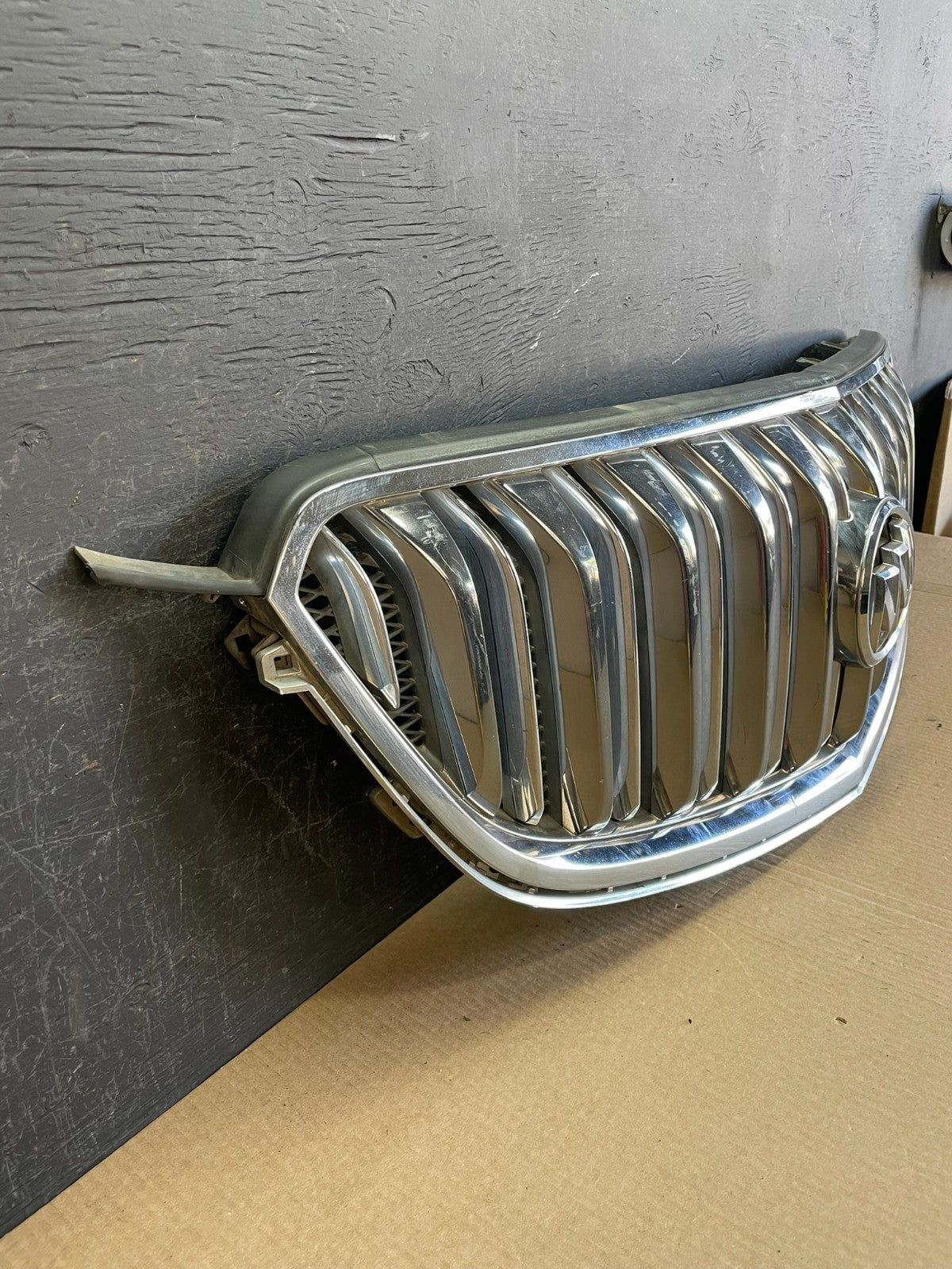 2013 to 2017 Buick Enclave Front Upper Grill Grille AF3677 DG2