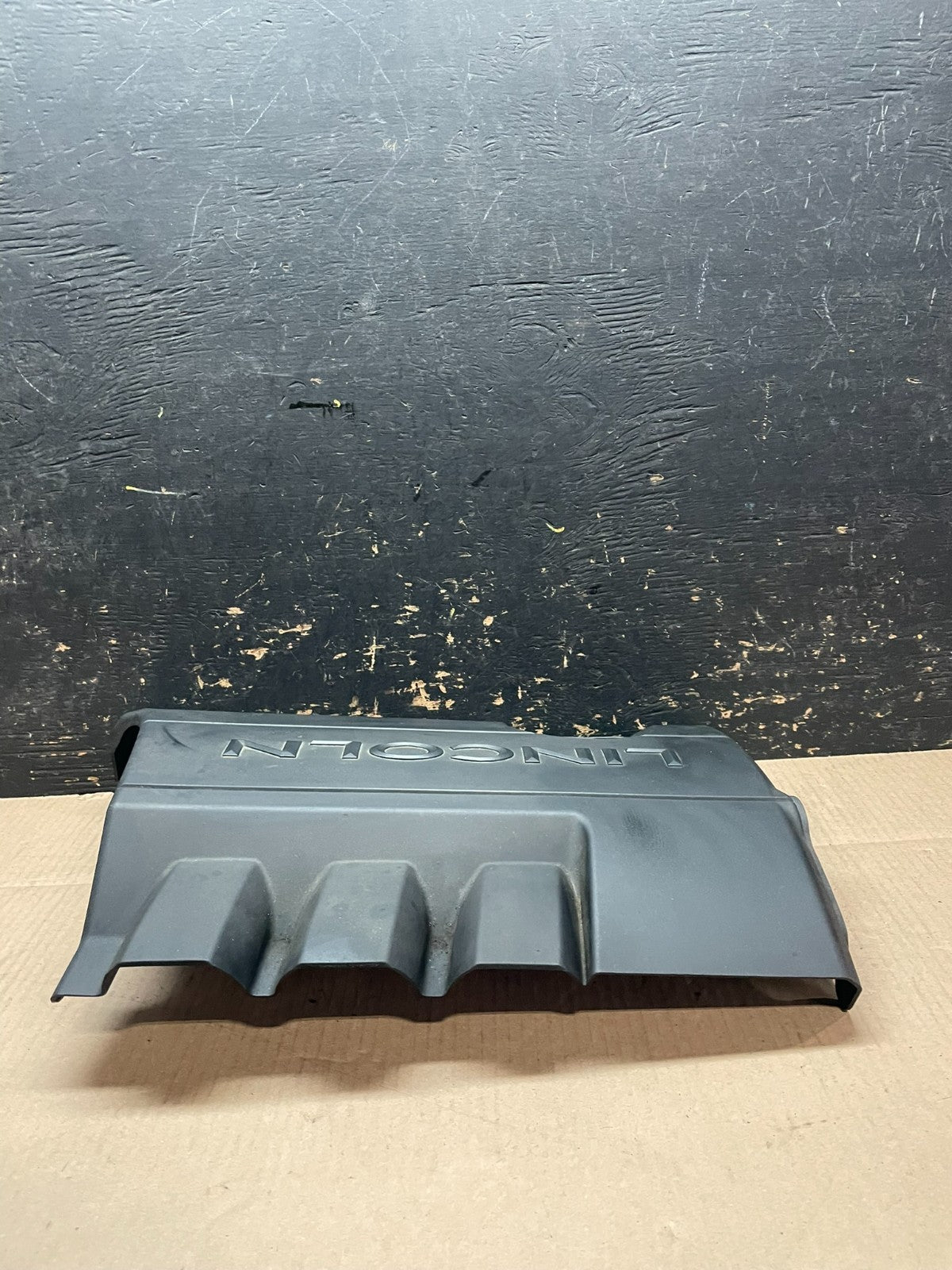 2009 to 2012  Lincoln MKS 3.7L Engine Motor Cover Z8318 DG4